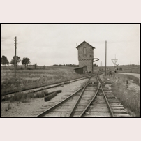 Altuna station i maj 1969. Vattentornet vid bangårdsänden finns fortfarande kvar. Bild från Järnvägsmuseet. Foto: Okänd. 