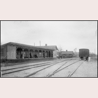 Jäder station omkring 1900. Bild från Järnvägsmuseet. Foto: Okänd. 