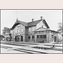 Lidköping station omkring 1916. Bild från Järnvägsmuseet. Foto: Okänd. 