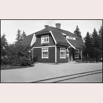 Ädelfors station på 1950-talet. Bild från Järnvägsmuseet. Foto: Leif Wirén. 