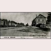 Kils Nedre station någon gång mellan 1890 och 1910. Vykort från Axel Aurelius vykortsförlag, Sunne. Bild från Järnvägsmuseet. Foto: Okänd. 