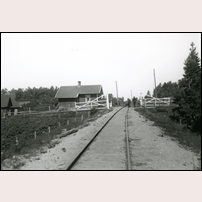 Hylte banvaktsstuga på 1920-talet. Bild från Järnvägsmuseet, som felaktigt uppger att bilden är tagen vid Unnens håll- och lastplats. Foto: Okänd. 