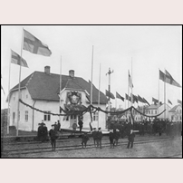Enköpings hamn station invigs 1906. Bild från Järnvägsmuseet. Foto: Okänd. 