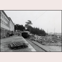 Kallkällans växel i november 1945. Spåret som ses på den föregående bilden slutar här vid slakteriet. Bild från Järnvägsmuseet. Foto: Okänd. 