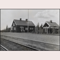 Missenträsk station omkring 1937. Bild från Järnvägsmuseet. Foto: Okänd. 