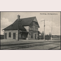 Åkersberga station på 1910-talet. Okänt vykort på bild från Järnvägsmuseet. Foto: Okänd. 