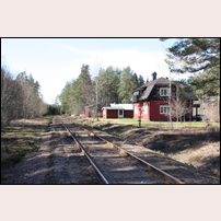 Ädelfors station den 24 mars 2020, fotoriktning västerut. Foto: Hans Källgren. 