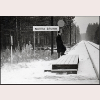 Norra Brunn hållplats på 1950- eller 1960-talet. Bild från Järnvägsmuseet. Foto: Okänd. 