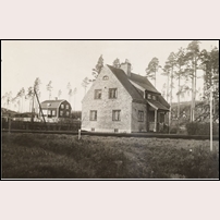 383B Ålberga innan järnvägen elektrifierades (vilket gjordes 1932). Bild från Järnvägsmuseet. Foto: Okänd. 