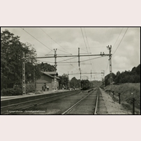 Lagmansholm station på 1950-talet. Okänt vykort på bild från Järnvägsmuseet. Foto: Okänd. 