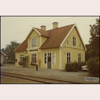 Brastad station omkring 1971. Bild från Järnvägsmuseet. Foto: Okänd. 