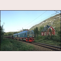 547 Vassijokk den 3 juli 2022. Lok IORE 131+111 passerar med ett malmtåg om 8600 ton på väg till Narvik den 3 juli 2022.
 Foto: Ulrich Völz. 