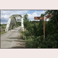 Bro över Kalix älv vid Kalixfors den 4 juli 2022, den gamla bron ligger kvar som landsvägsbro.  Foto: Ulrich Völz. 