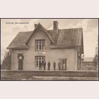 Spöland station på bild från Järnvägsmuseet. Årtalet anges till 1906 - 1930. Foto: Okänd. 