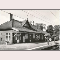 Märsta station omkring 1960. Vykort från Pressbyrån på bild i Järnvägsmuseet. Foto: Okänd. 