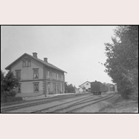 Mariestad gamla station den 16 juni 1893. Bild från järnvägsmuseet. Foto: Ludvig Ericson. 