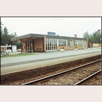 Örbyhus station, nya stationshuset omkring 1970. Bild från Järnvägsmuseet. Foto: Okänd. 