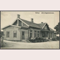 Sävsjö station, gamla stationshuset okänt år 1900 - 1920. Okänt vykort på bild från https://jenikirbyhistory.getarchive.net/ Foto: Okänd. 