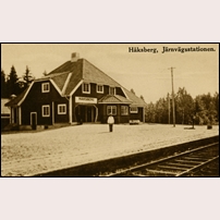 Håksberg station på 1910- eller 1920-talet. Bild från Sveriges Järnvägsmuseum. Foto: Okänd. 