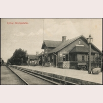 Tyringe station omkring 1910. Fotoriktning mot öster. Okänt vykort på bild från Järnvägsmuseet. Foto: Okänd. 