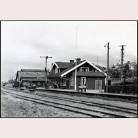 Färgelanda station 1952. Bild från Järnvägsmuseet. Foto: Okänd. 