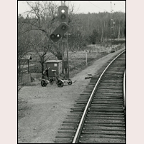 28 Mogetorp låg till vänster utanför bilden. Bilden - från Järnvägsmuseet - är tagen omkring 1965 och finns troligen intagen i TGOJ:s personaltidning Konduktörsposten nr 2 1965. Foto: Rolf Bergström. 