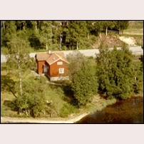 102 Sundet 1974. Bilden tillhör Arkiv Digital (www.arkivdigital.se) och är en skanning av en provkopia (råkopia). Arkiv Digital har flera miljoner liknande bebyggelsebilder från hela Sverige. Foto: Okänd. 