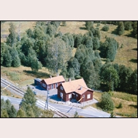 112 Björkmossen 1974. Bilden tillhör Arkiv Digital (www.arkivdigital.se) och är en skanning av en provkopia (råkopia). Arkiv Digital har flera miljoner liknande bebyggelsebilder från hela Sverige. Foto: Okänd. 