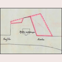 Håde banvaktsstuga med den mark som 1902 inköptes för att läggas till stugtomten.