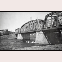 Bron över Lule älv vid Trångfors mellan Hednoret och Boden den 25 maj 1939. Bild från Järnvägsmuseet. Foto: Okänd. 