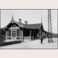Verlebo station 1903. Bild från Järnvägsmuseet. Foto: Okänd. 