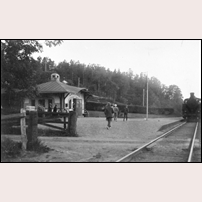 Långenäs hållplats på 1910-talet. Bild från Järnvägsmuseet. Foto: Okänd. 