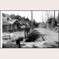 Banvaktsstugan Tumultet den 17 oktober 1965. Bild från Järfälla kommuns bildarkiv. Foto: Lars Gustafsson J:r, Barkarby. 