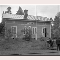 Svanå station 1956 eller tidigare. Från ställverket reglerar man signaler och lägger om växlar. Bild från Järnvägsmuseet. Foto: Okänd. 