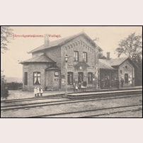 Vollsjö station okänt år, gissningsvis före 1910 med hänsyn till stavningen av ortnamnen Wollsjö och Eslöf. Okänt vykort. Foto: Okänd. 
