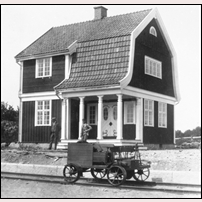 Ilingetorp station. Med tanke på den icke färdigställda plattformen och avsaknaden av namnskylt kan man anta att stationen   ännu inte öppnats. Det skedde 1917. Bild från Järnvägsmuseet. Foto: Okänd. 