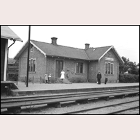 Hallabro station okänt år på 1940- eller 1950-talet. Bild från Järnvägsmuseet. Foto: Okänd. 