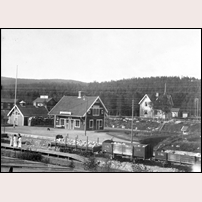 Johannisberg station något av åren närmast efter att den öppnats 1912. Bild från Järnvägsmuseet. Foto: Okänd. 